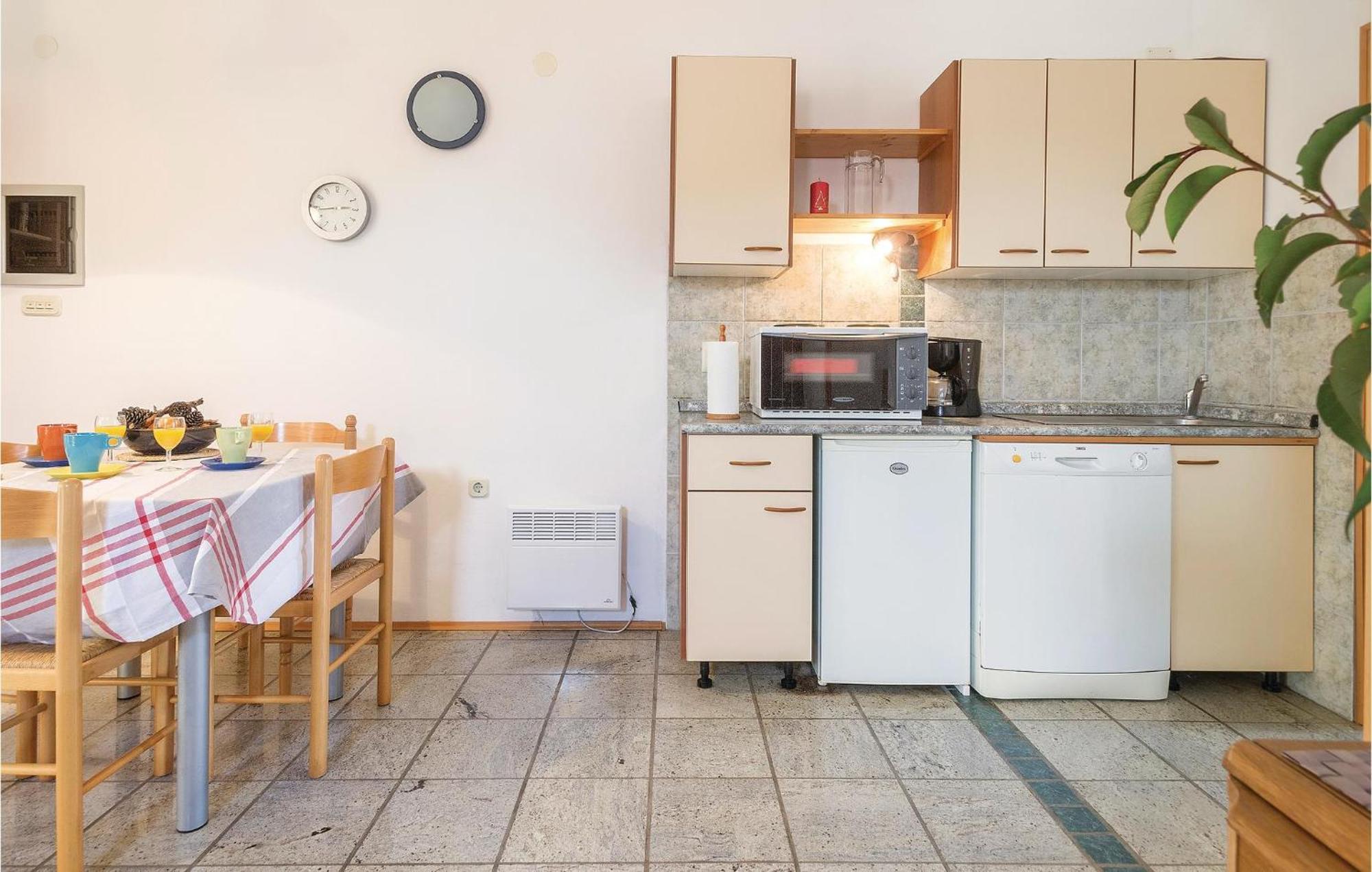 Lovely Apartment In Fazana With House Sea View 외부 사진