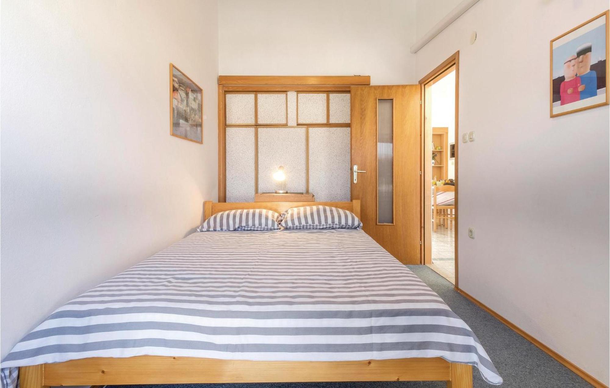 Lovely Apartment In Fazana With House Sea View 객실 사진